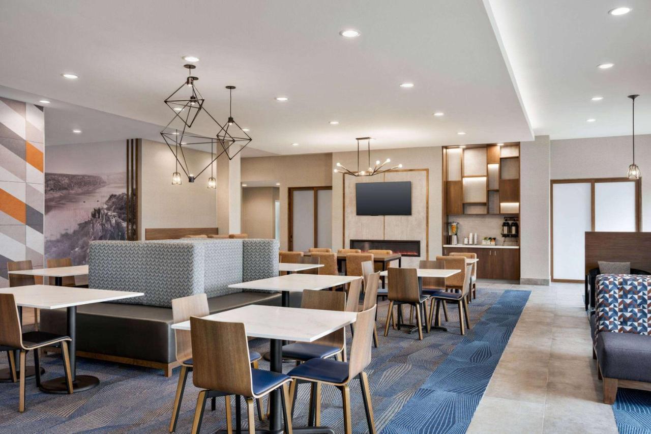 La Quinta Inn & Suites By Wyndham Del Rio Exterior foto
